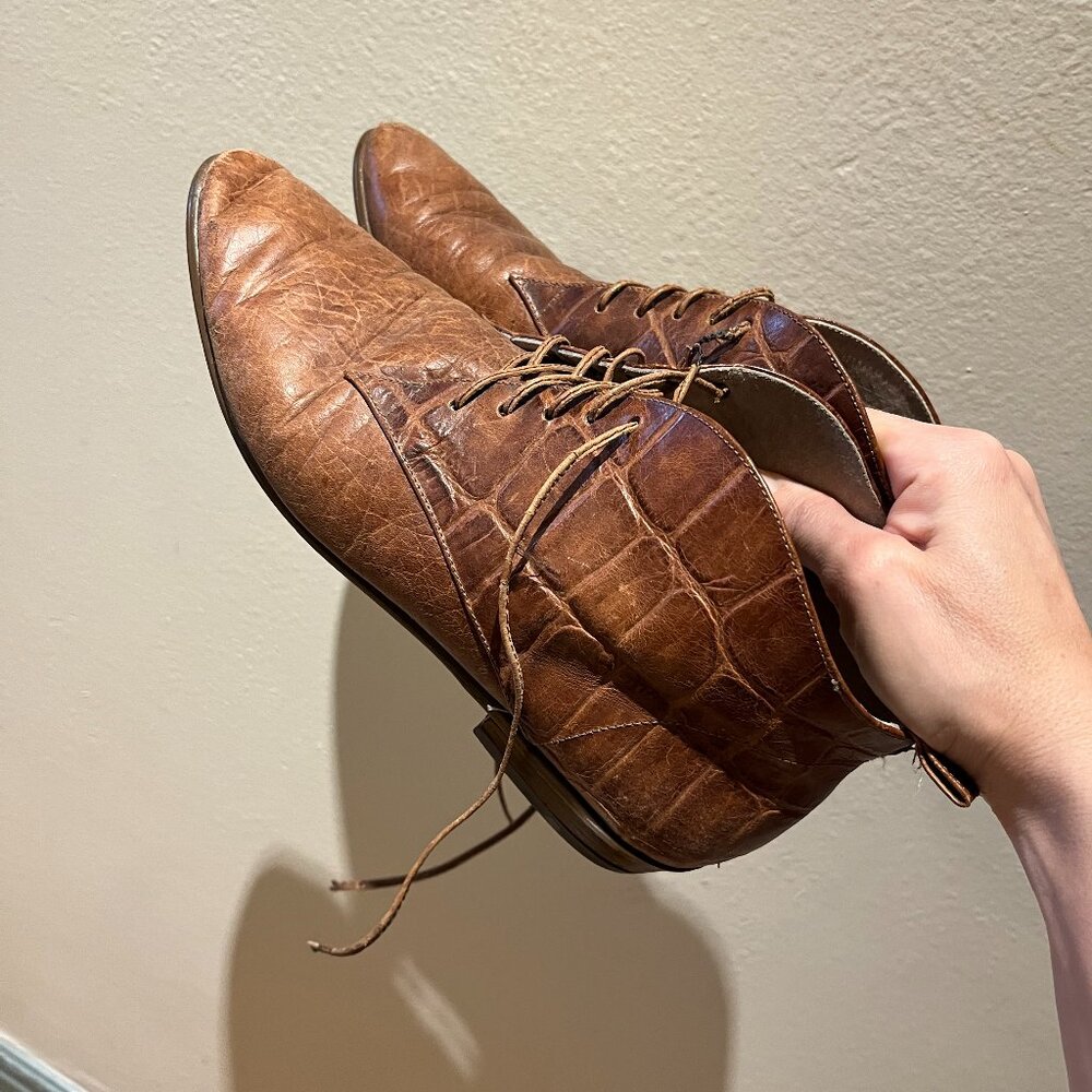 Vintage Brown Leather Lace-Up Boots - Size 9